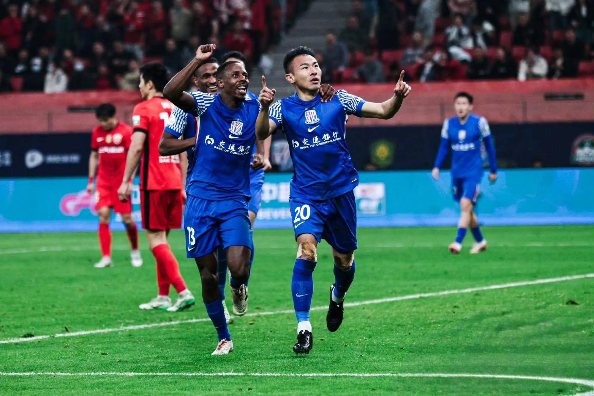 关键时刻上海申花调整名单以备中超，主帅复盘环节打磨，质疑声仍在，高层口径保持一致